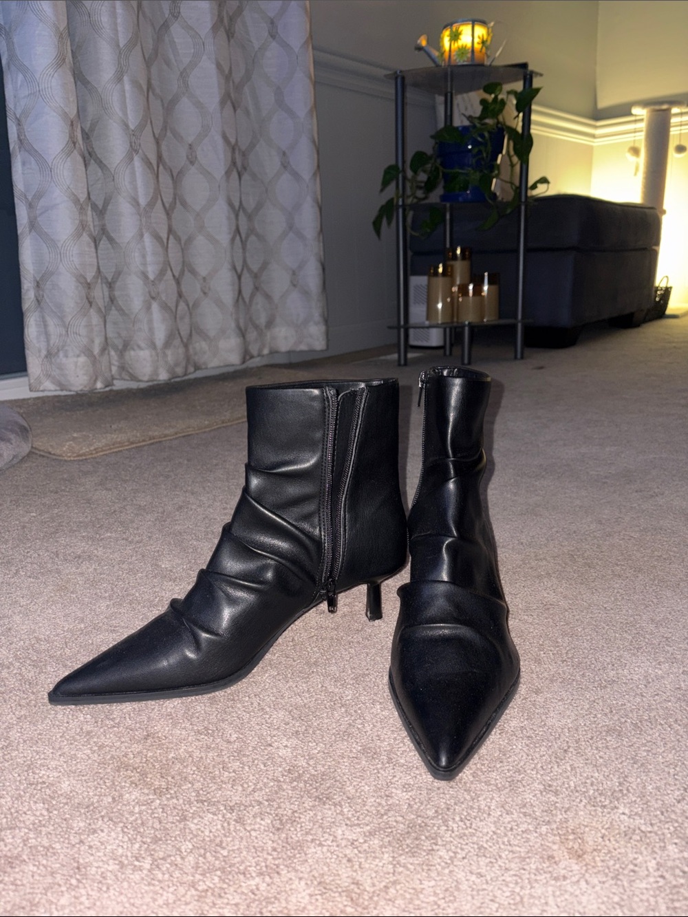 Steve Madden Black Pointed Toe Ankle Boots Kitten Heels - Size 8.5M